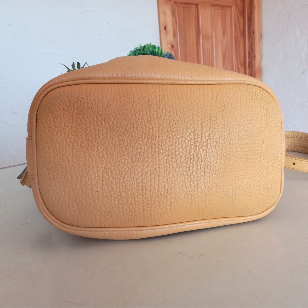 Dooney & Bourke Vintage, Teton Drawstring Bag, solid Palomino Yellow PRICE FIRM! - Picture 8 of 12
